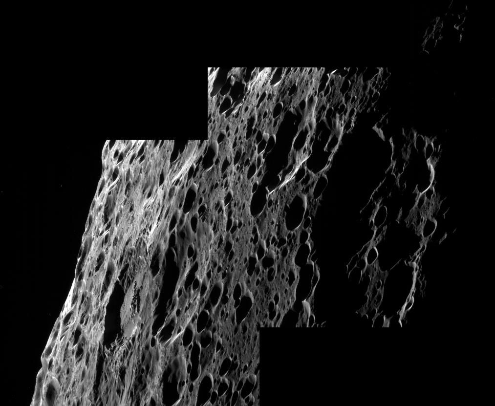 Close-up of Iapetus