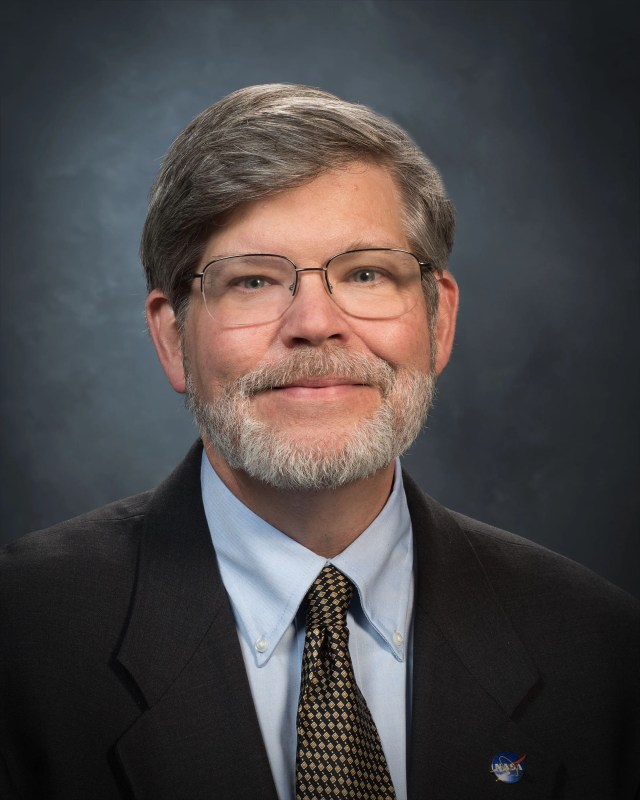 Portrait photo of Dr. Joel Kearns