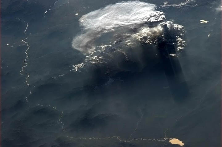 BJVHCWCCIAAGwAD.jpg_large