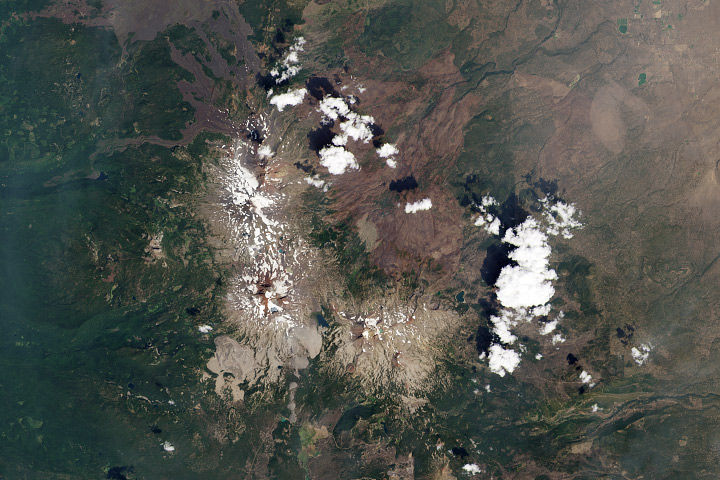 Detail showing the Three Sisters.