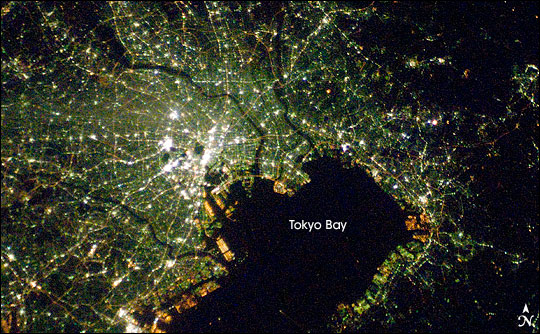ISS016-E-027586_tokyo (2008)