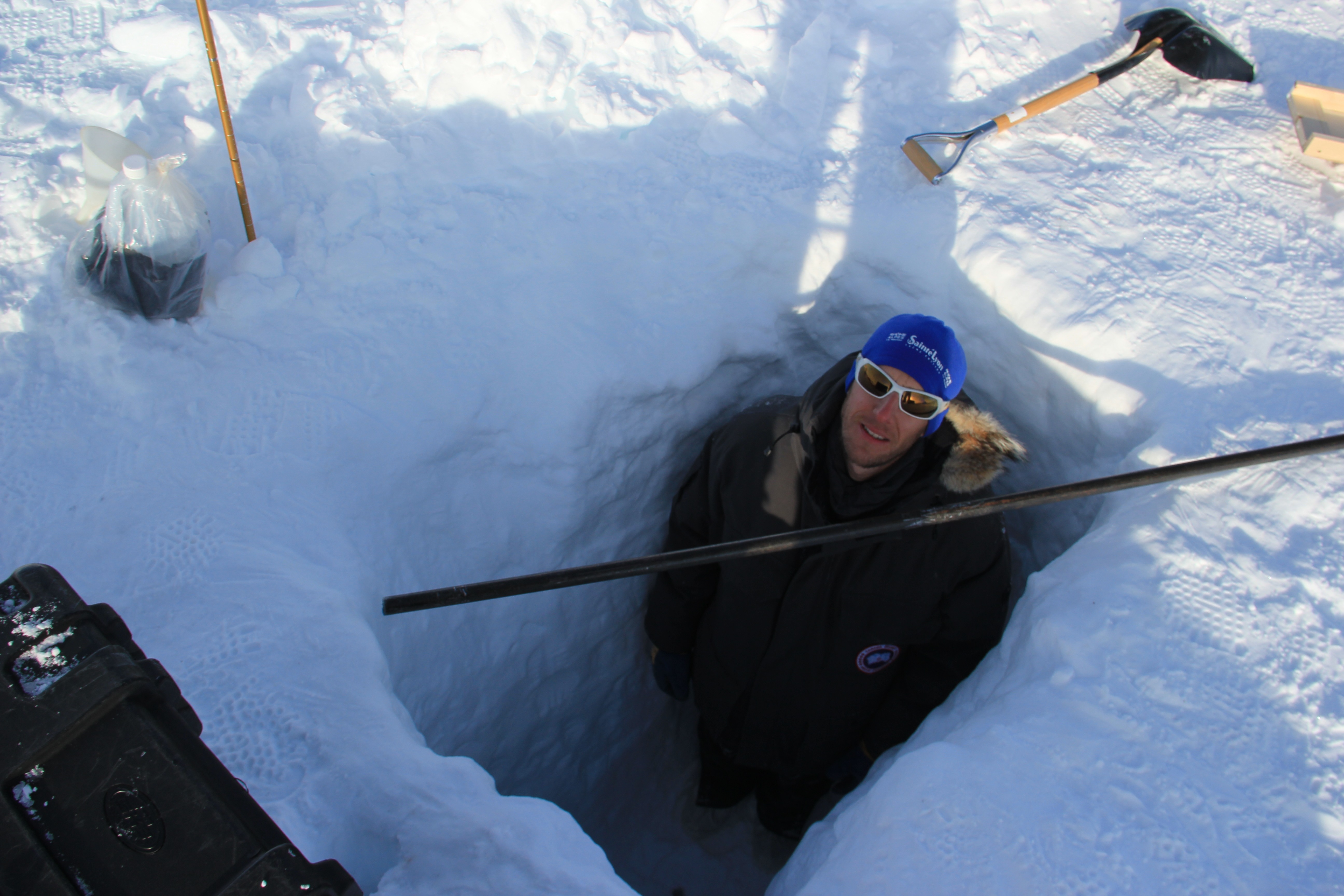 Ludo inside a 2-m-deep pit dug with the hope to repair a broken pilot pipe for installing a pressure transducer in the aquifer.