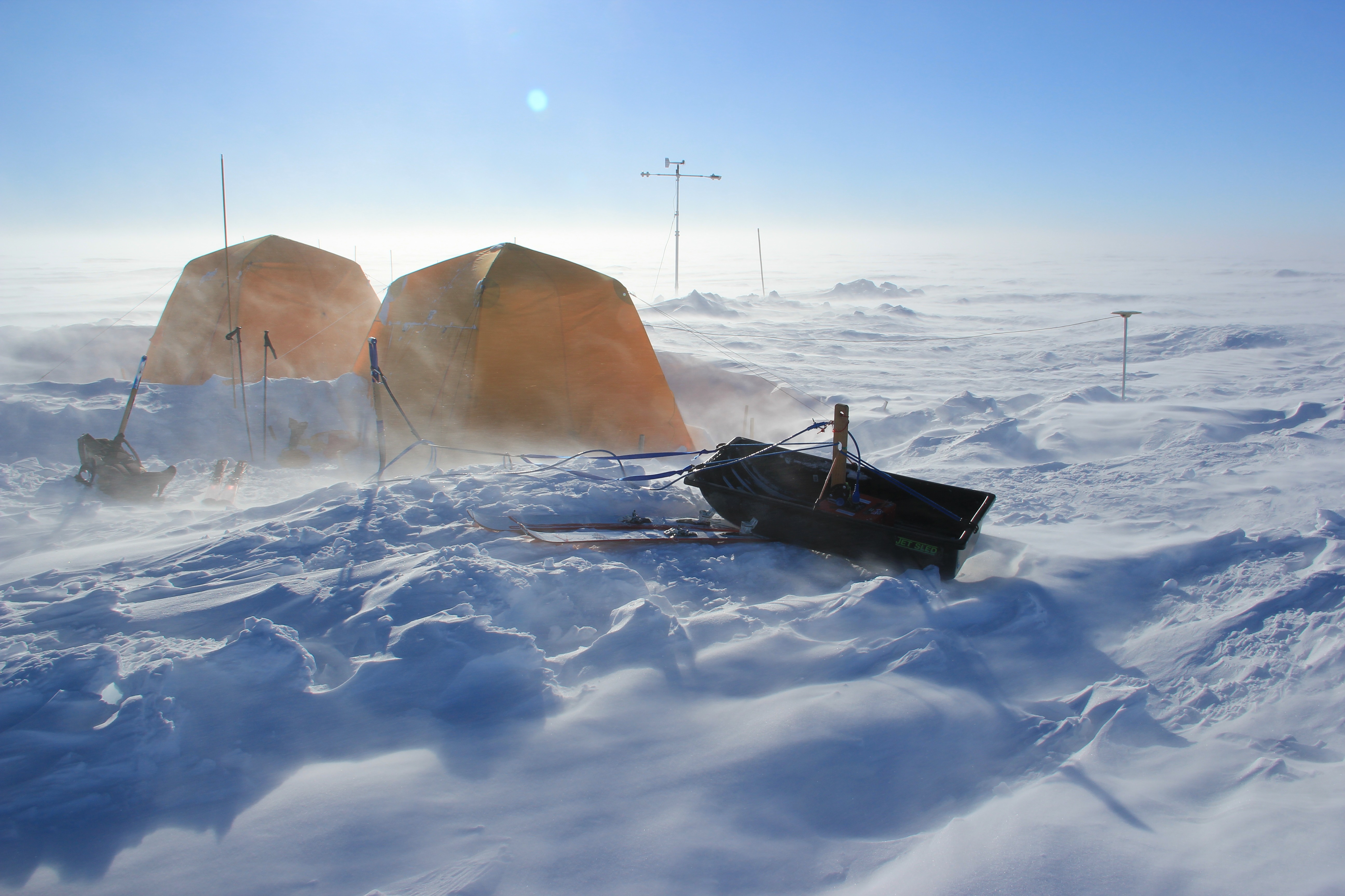 A new day, different weather, and another attempt to collect more radar data. Since we aim at collecting surface-based radar data, not airborne radar data, we quickly had to stop because the wind would make the radar system take off with every other gust.