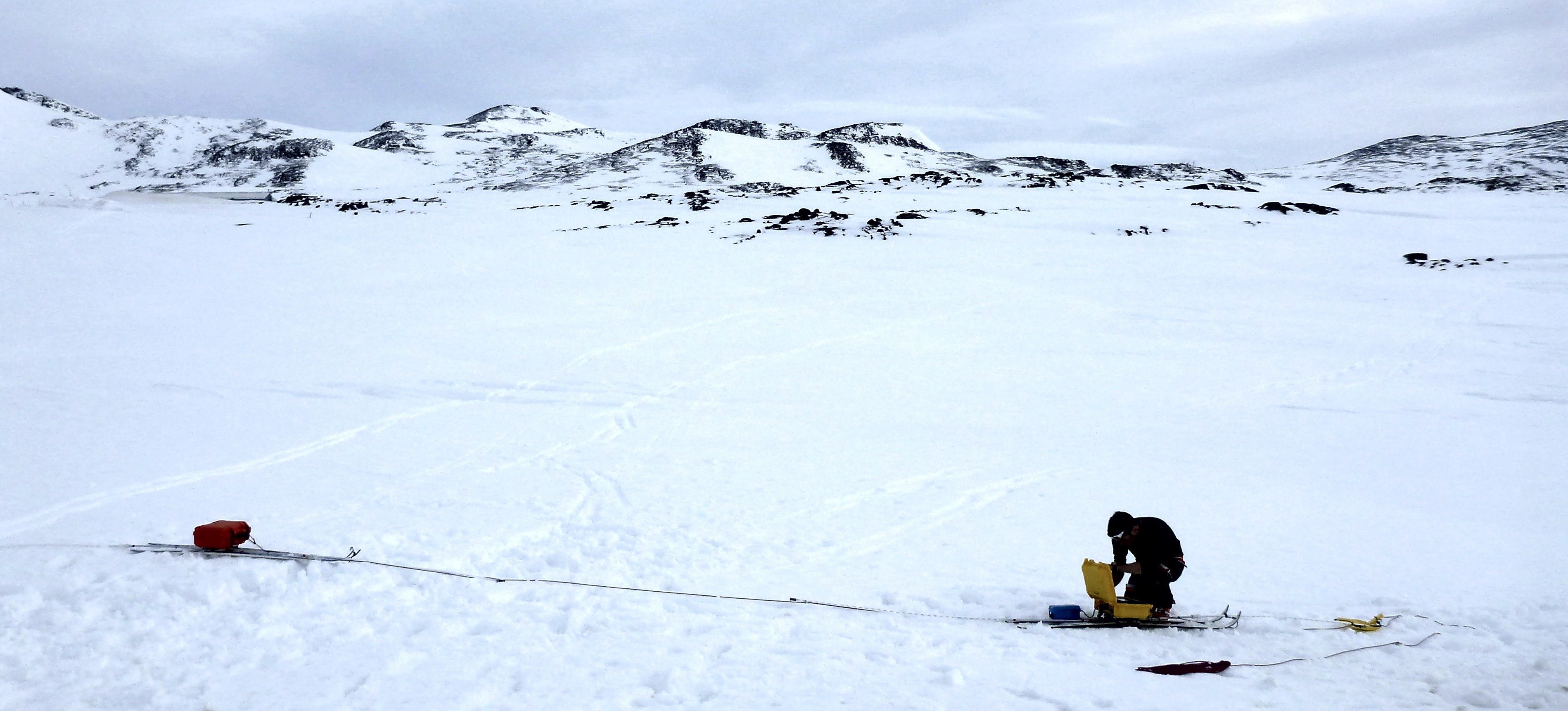 A young Greenlandic musher, showing Ludo which way to go! (Credit: Clément Miège.)