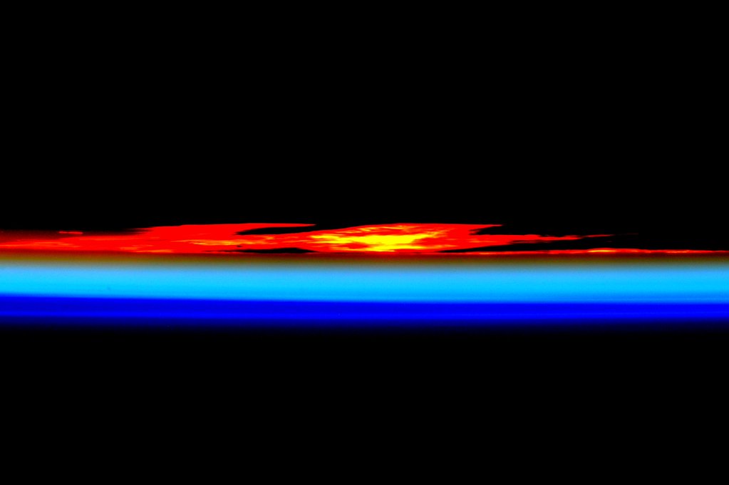 CYo6aw0WMAADpF_.jpg-large