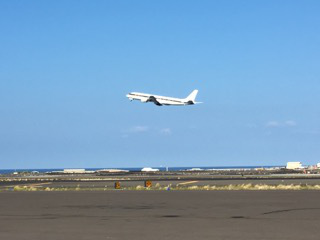 The DC8 departs Kona for American Samoa (credit: Dave Jordan)