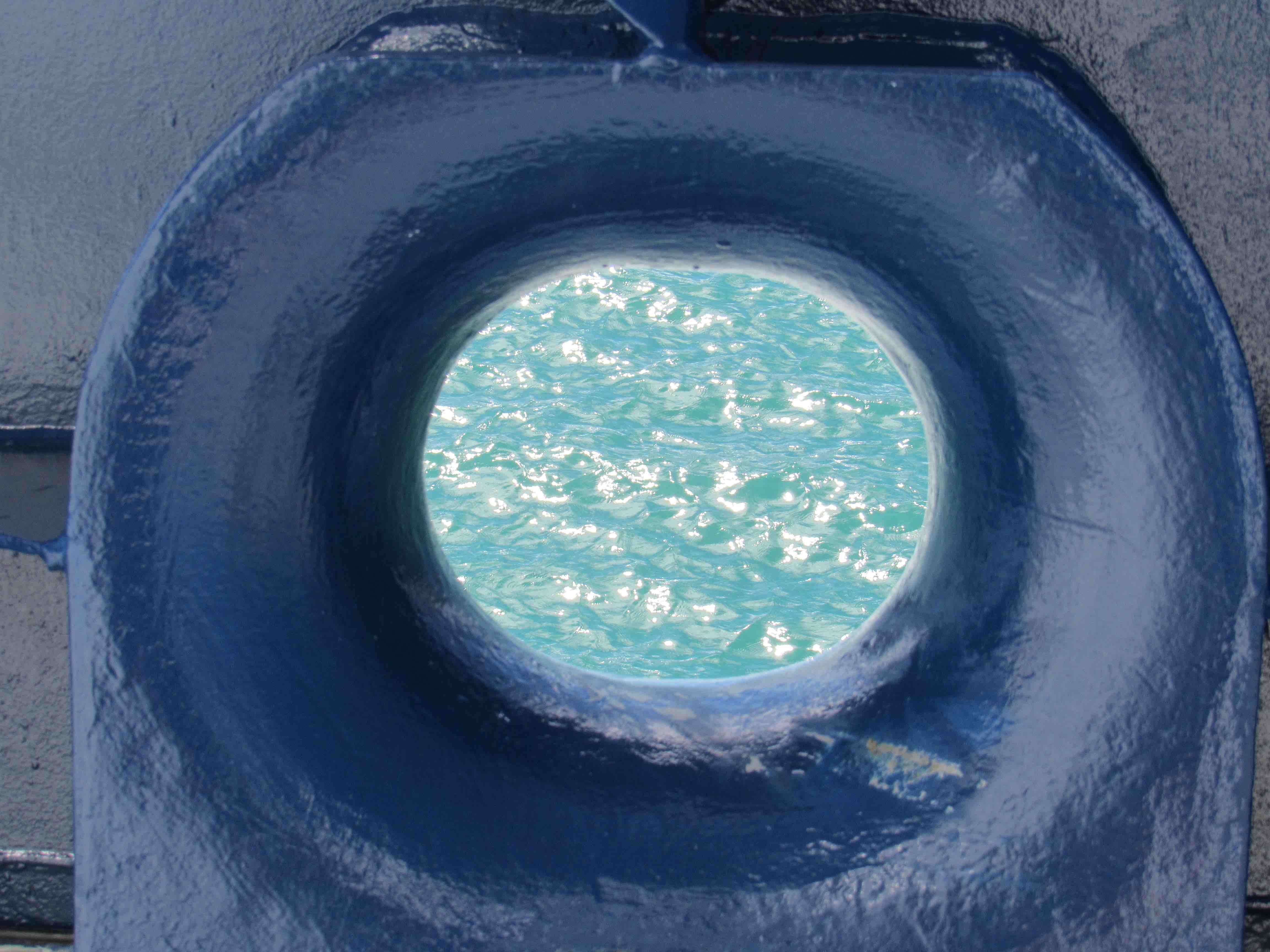 The R/V Revelle blue meet ocean blue.