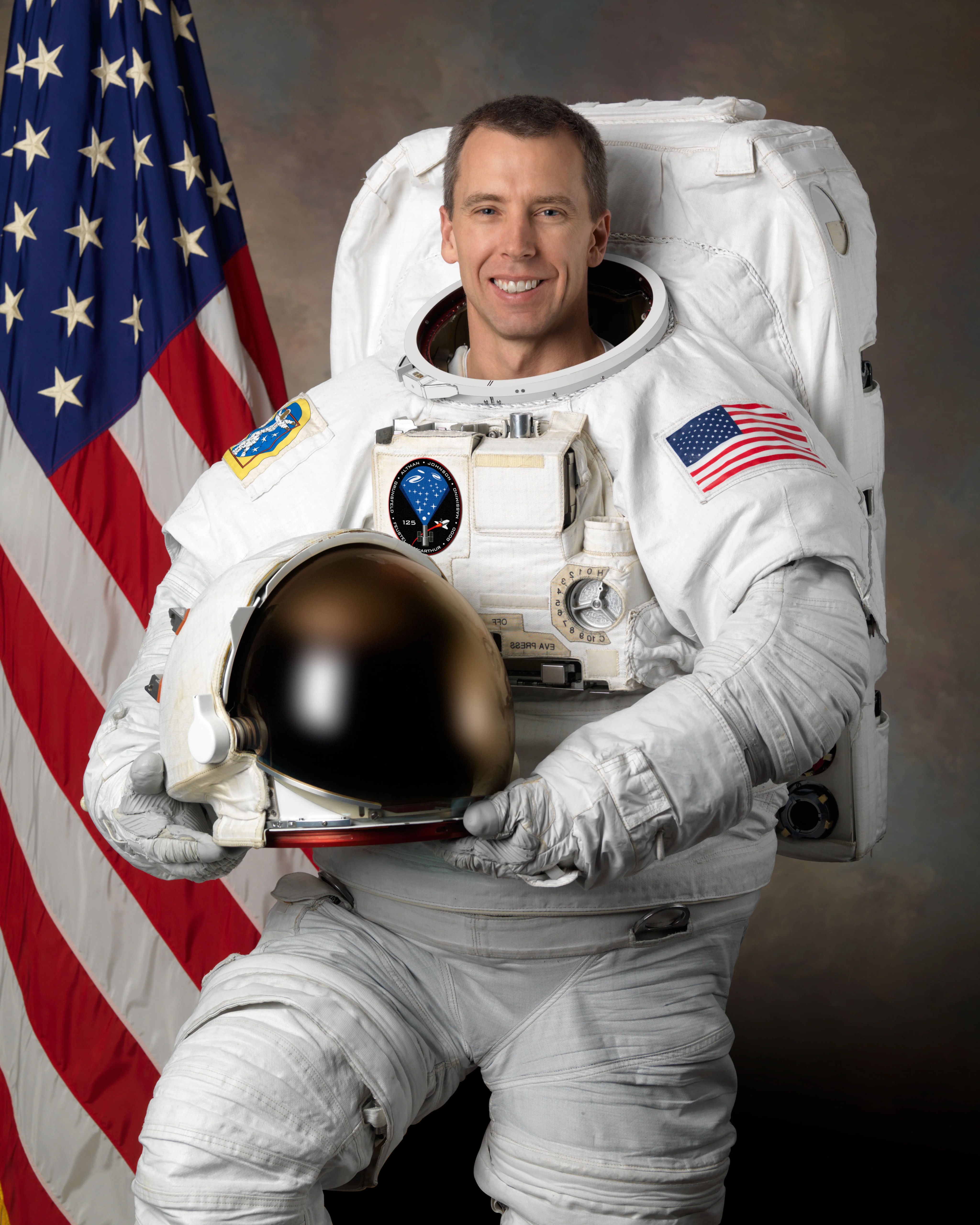 Official astronaut portrait of Andrew Feustel.