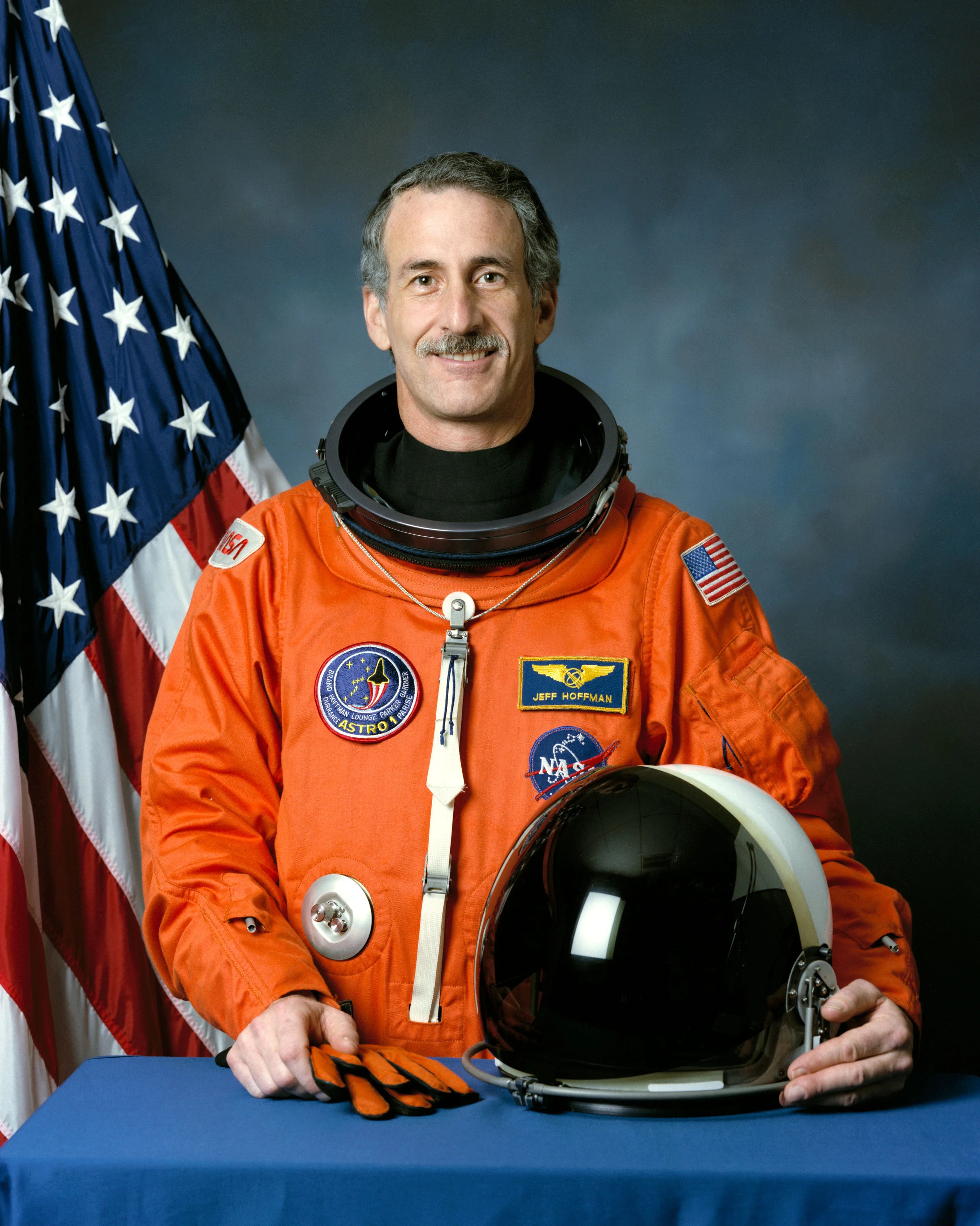 Official astronaut portrait of Jeffrey Hoffman.
