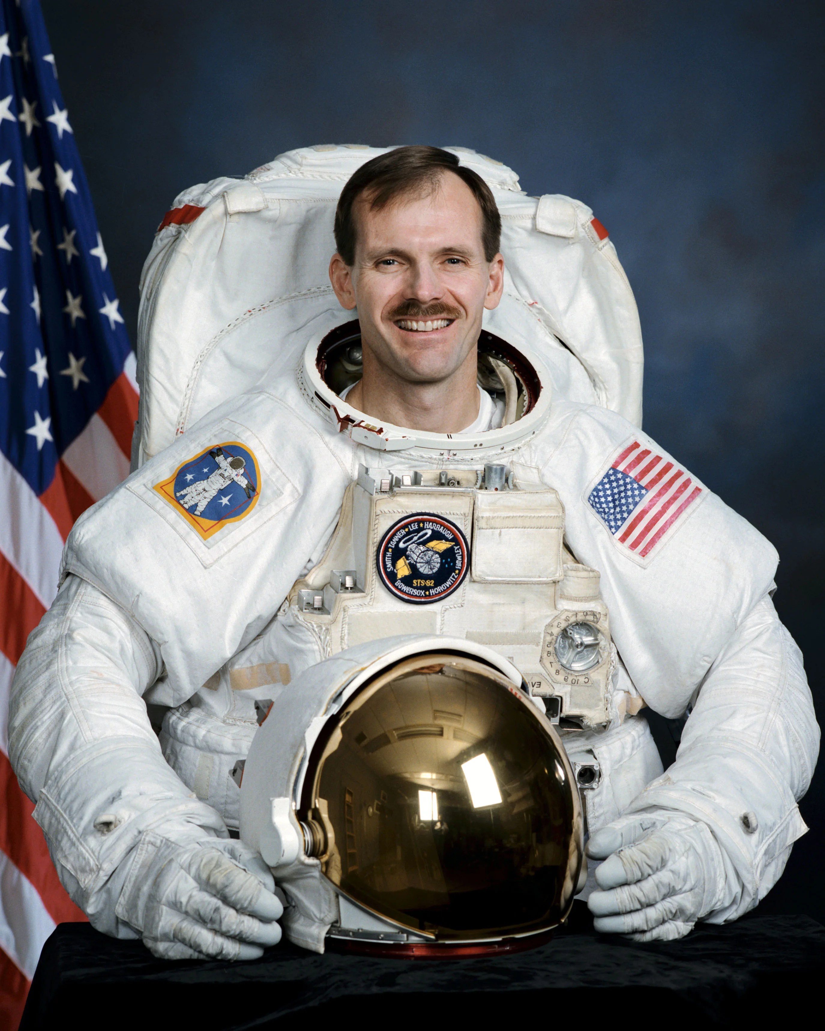 Official astronaut portrait of Steven Smith.