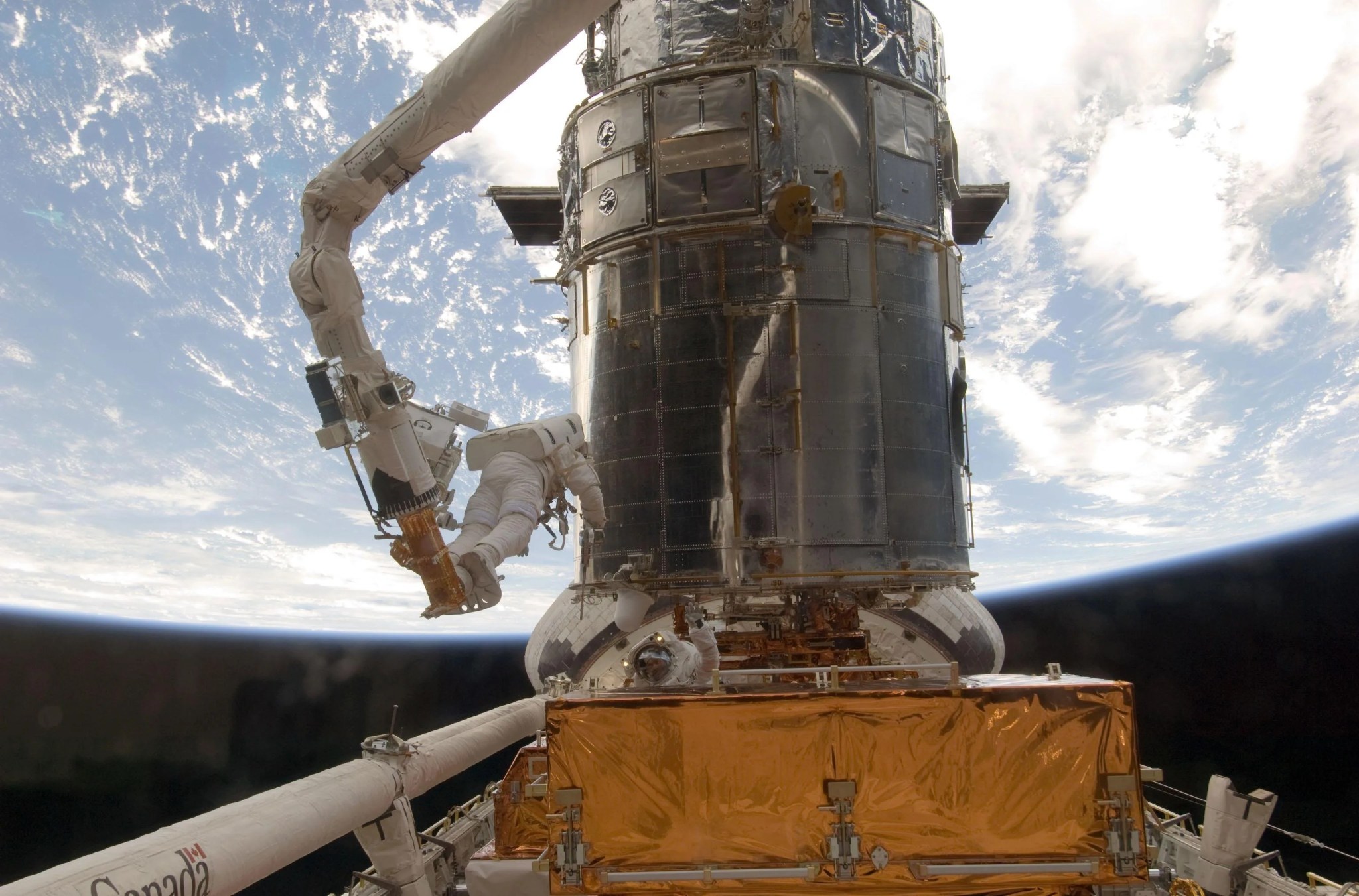 Third spacewalk completed