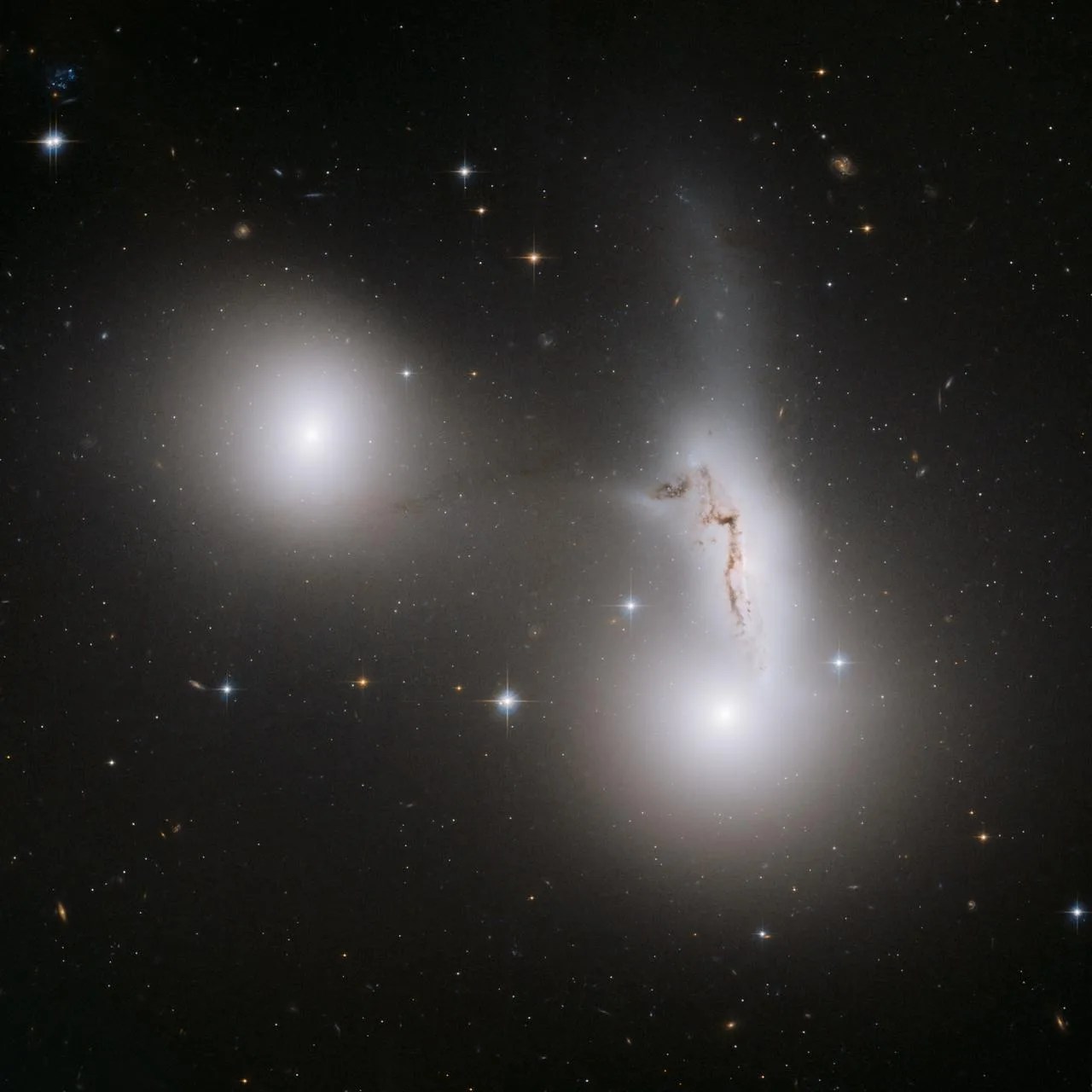 Trio of galaxies mixes it up