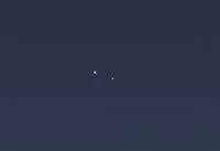 Pale Blue Dot (earthmoon, 200px)