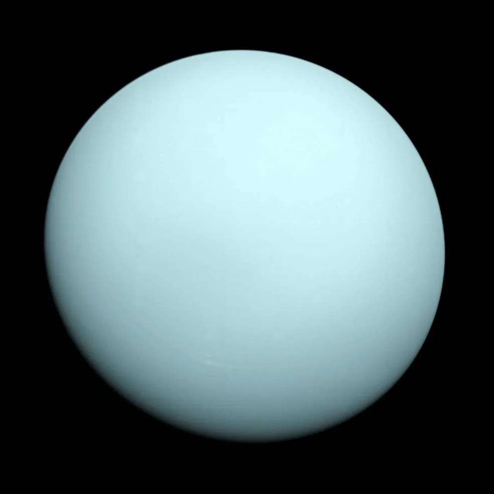 herschel_6_voyager_2_uranus_full_disc_color
