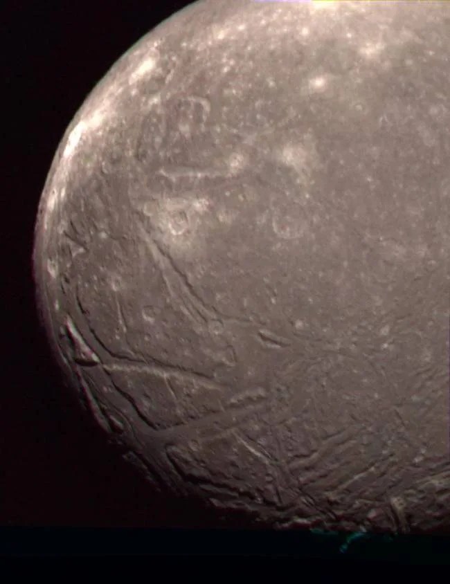 voyager_2_uranus_ariel_highest_resolution_color