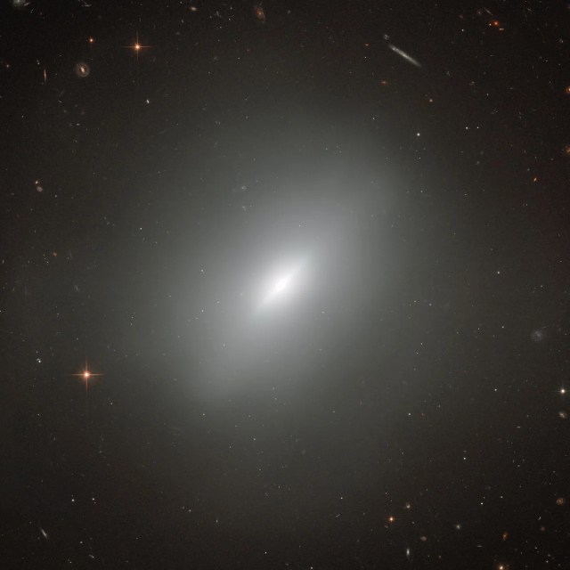 
			Hubble Views a Young Elliptical Galaxy - NASA Science			