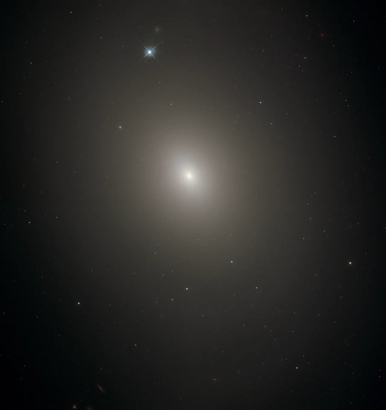 Hubble image of M85