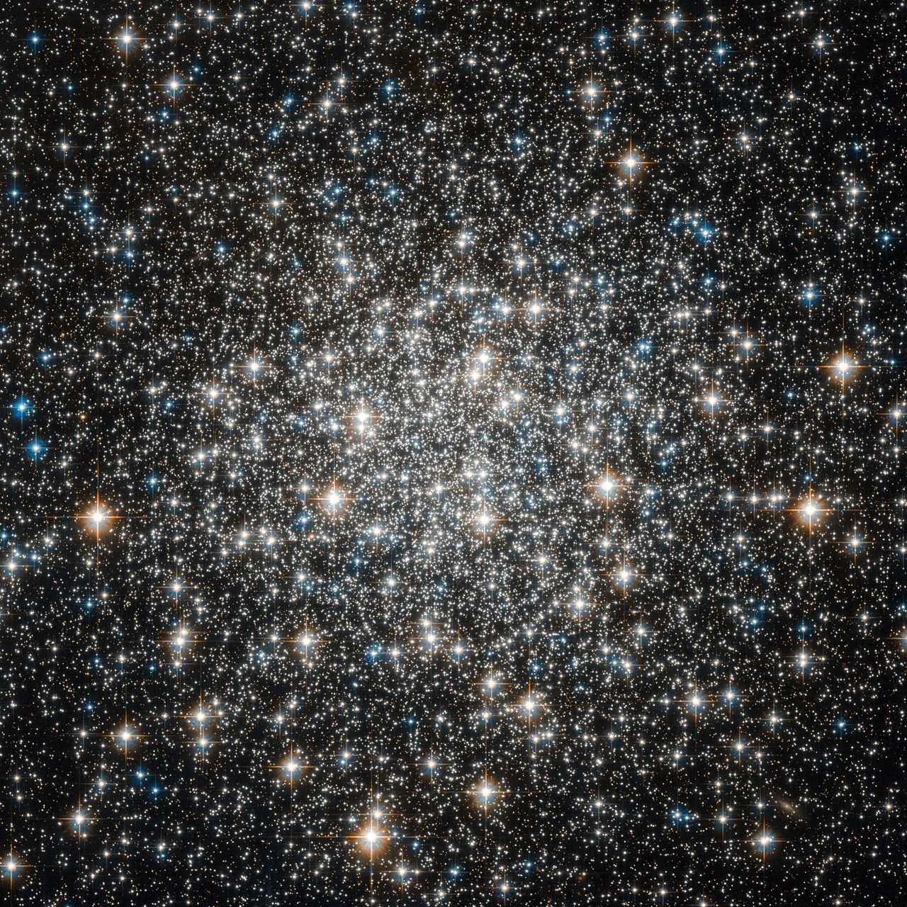Hubble view of M10