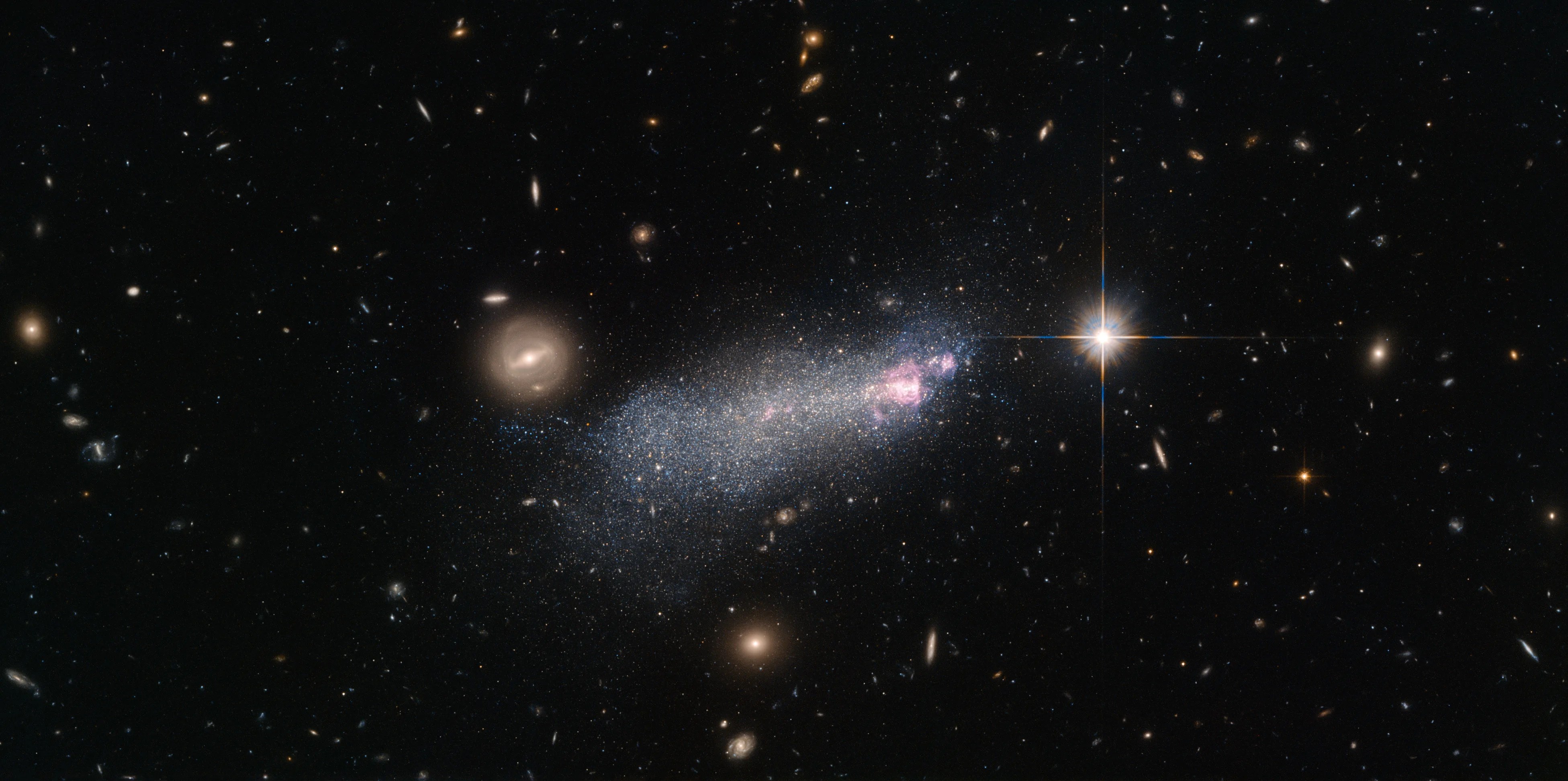 Galaxy sbs 1415+437 or sdss cgb 12067.1
