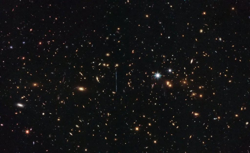
			Hubble Weighs in on Mass of Three Million Billion Suns - NASA Science			