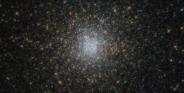 
			Hubble Captures Cluster of Aging Stars - NASA Science			