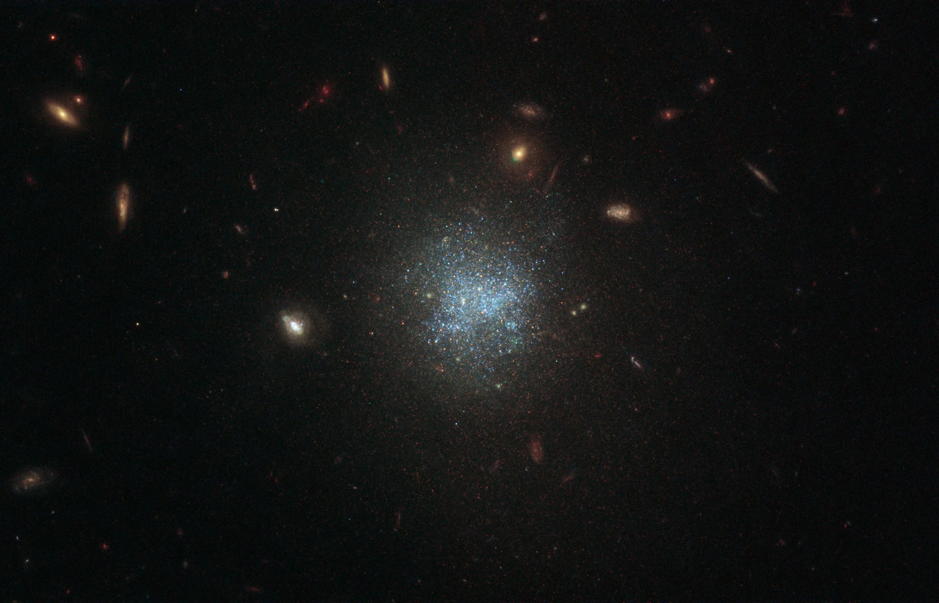 Hubble image of ugc 695
