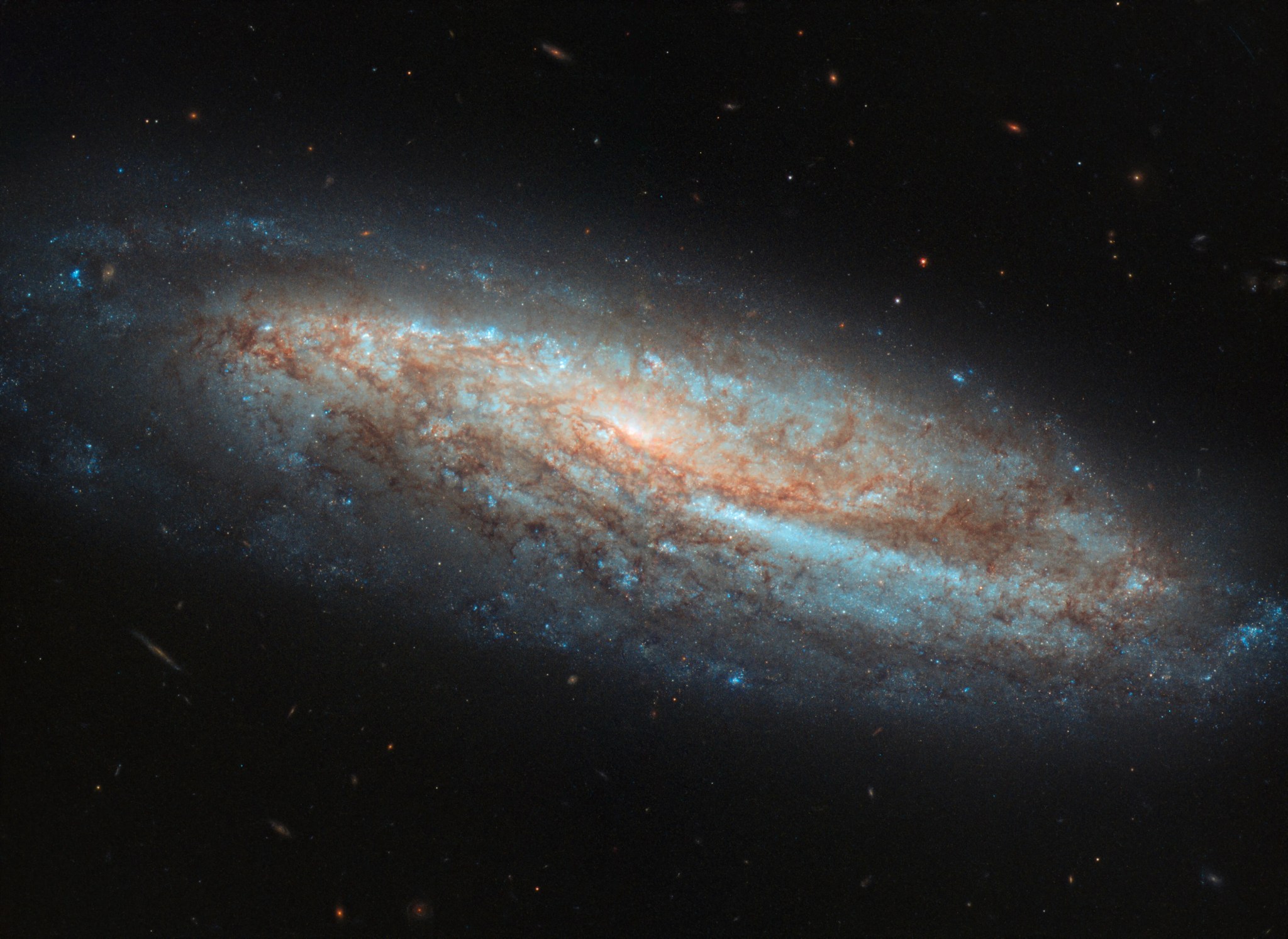 Bright spiral of stars (galaxy ngc 7541)