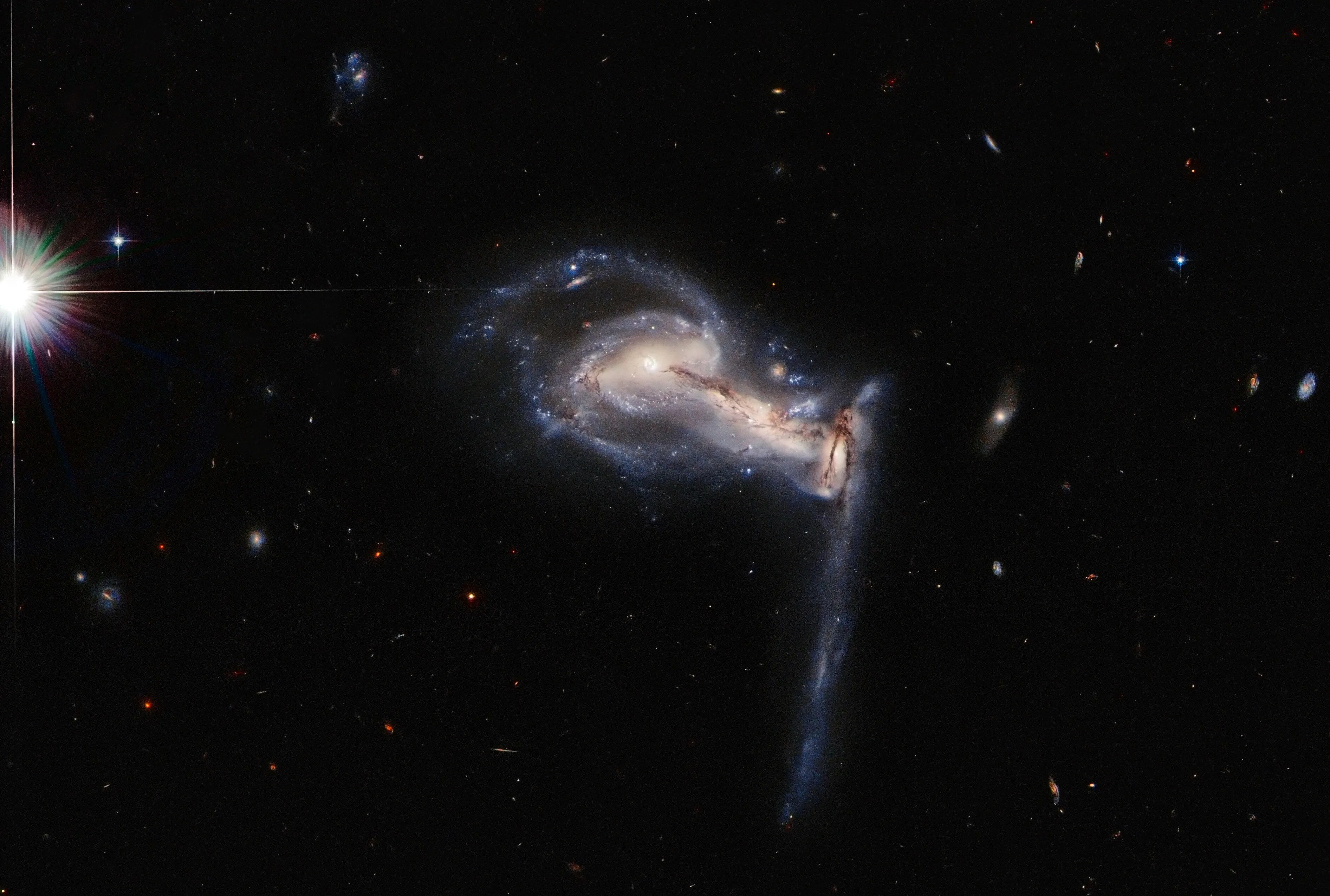 Hubble spots squabbling galactic siblings.