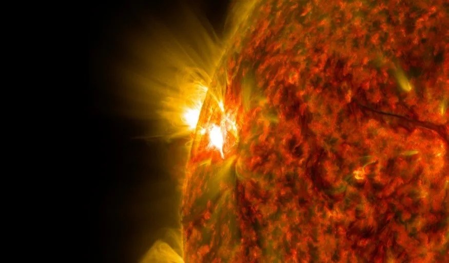 Mid-level flare eruption on the sun