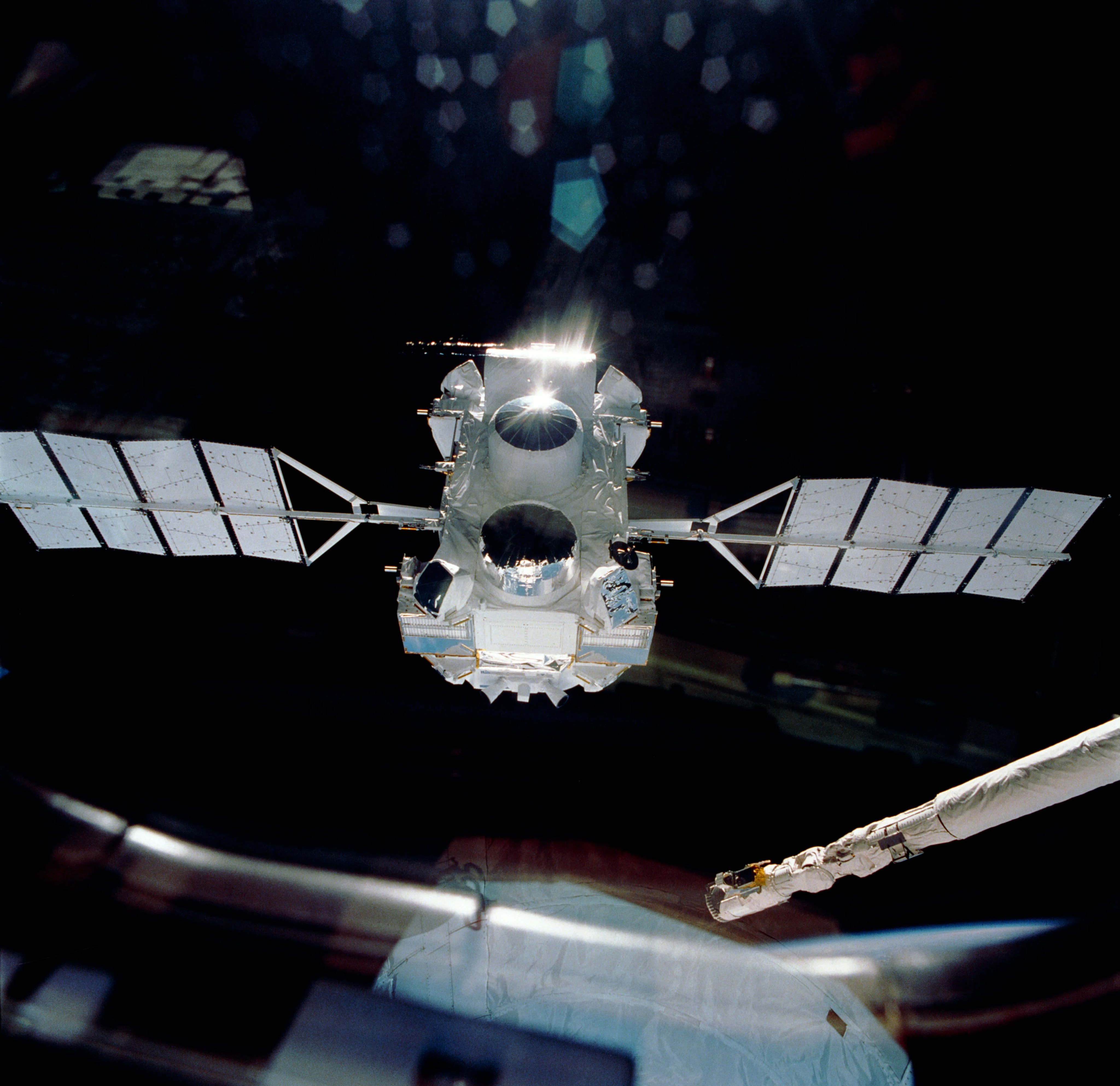 a photo of CGRO being deployed in space