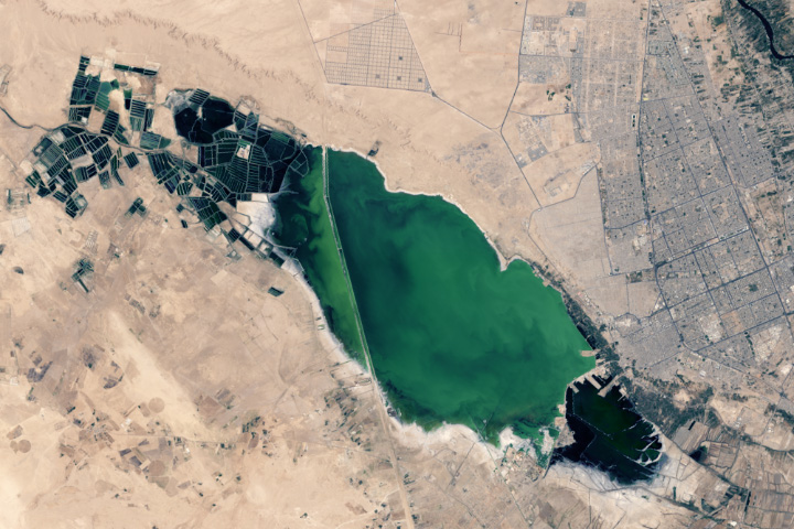 The extent of the Iraqi city has increased in recent decades, alongside rising water levels in nearby wetlands.