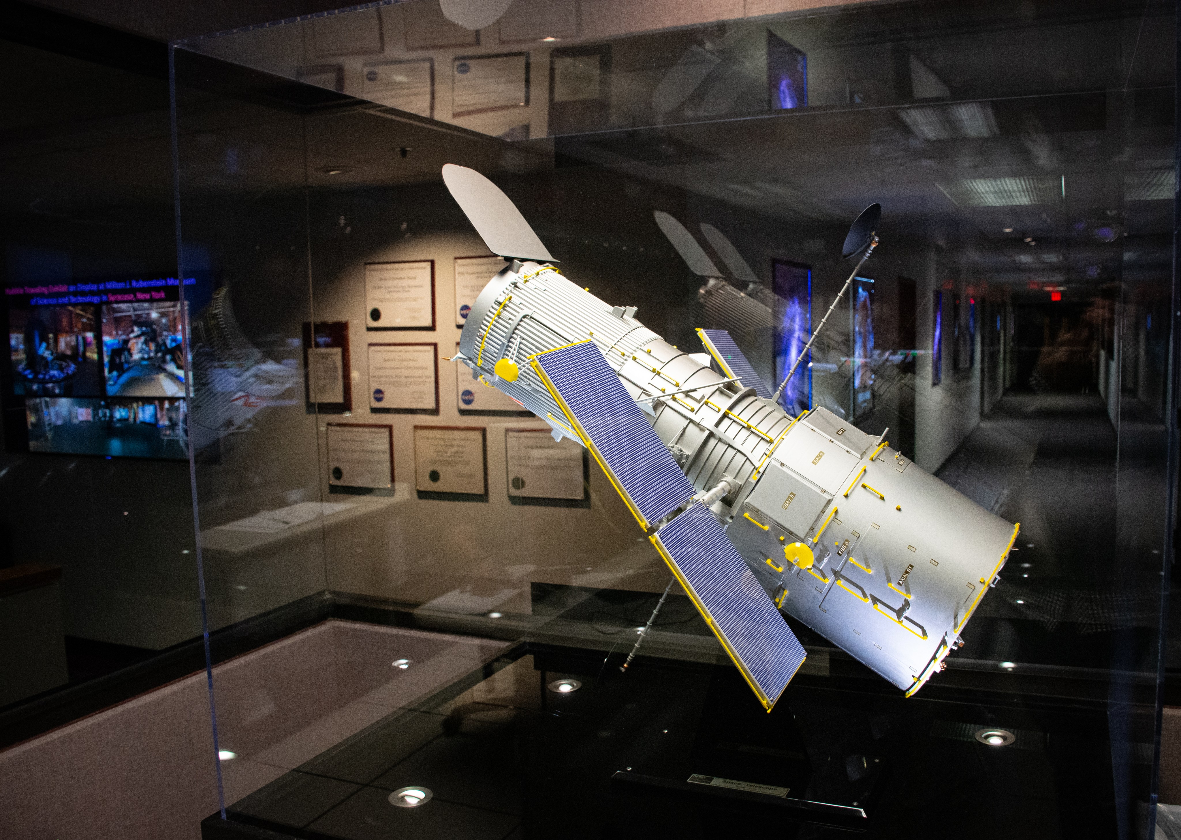 A model of the Hubble Space Telescope in the control center