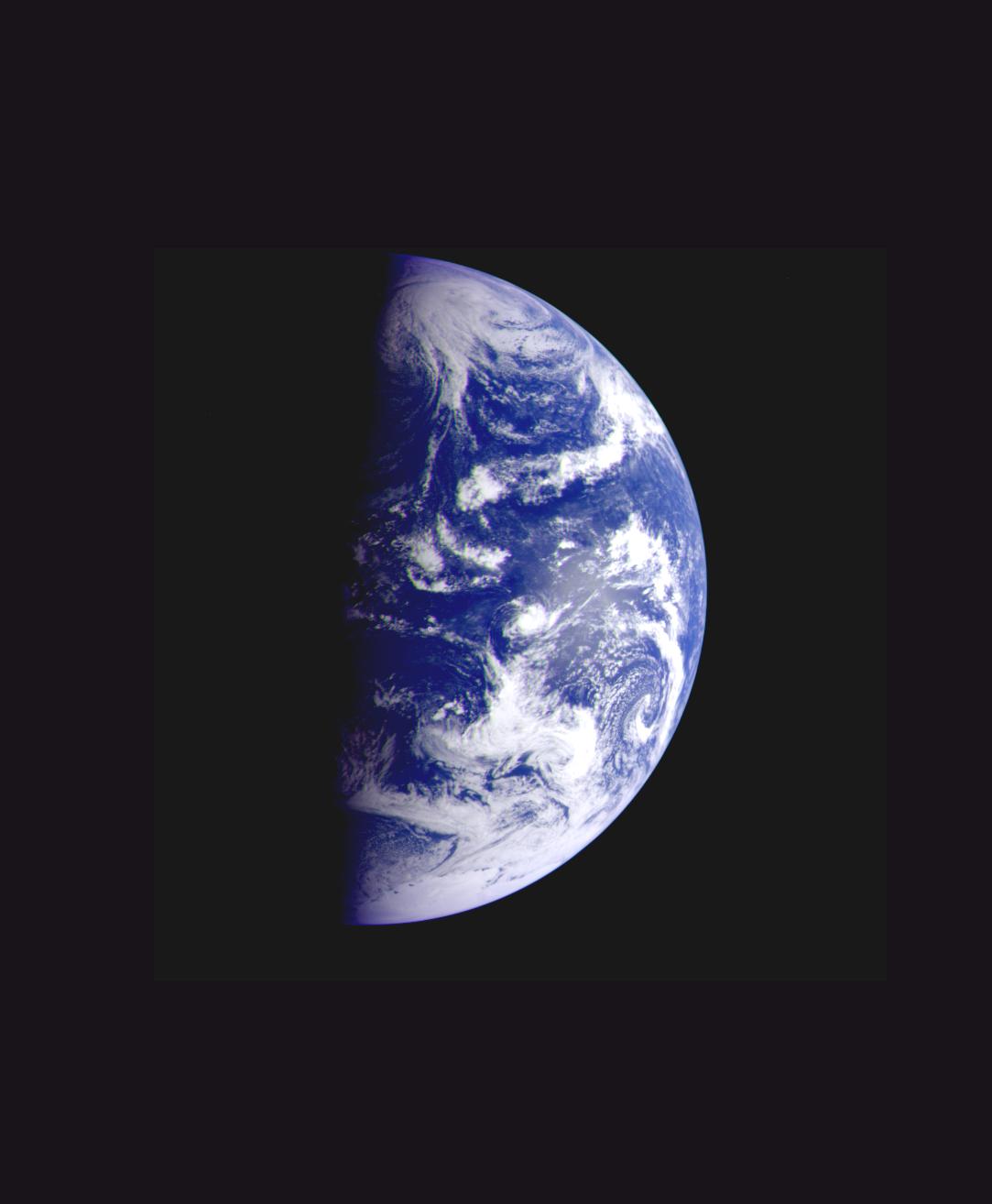 Departing Earth as seen by Galileo Spacecraft