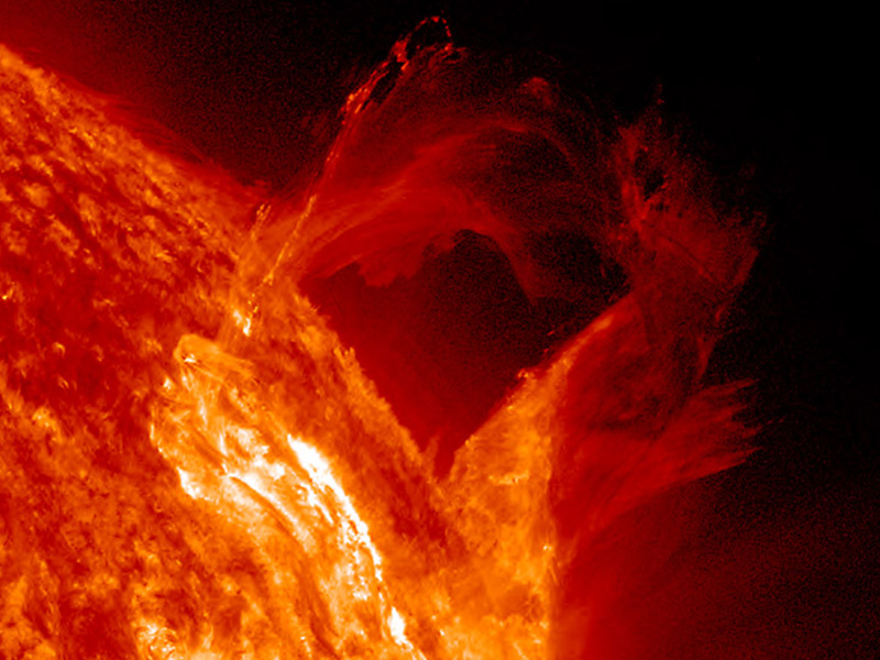 Sun Features Solar Prominence 800x600 1