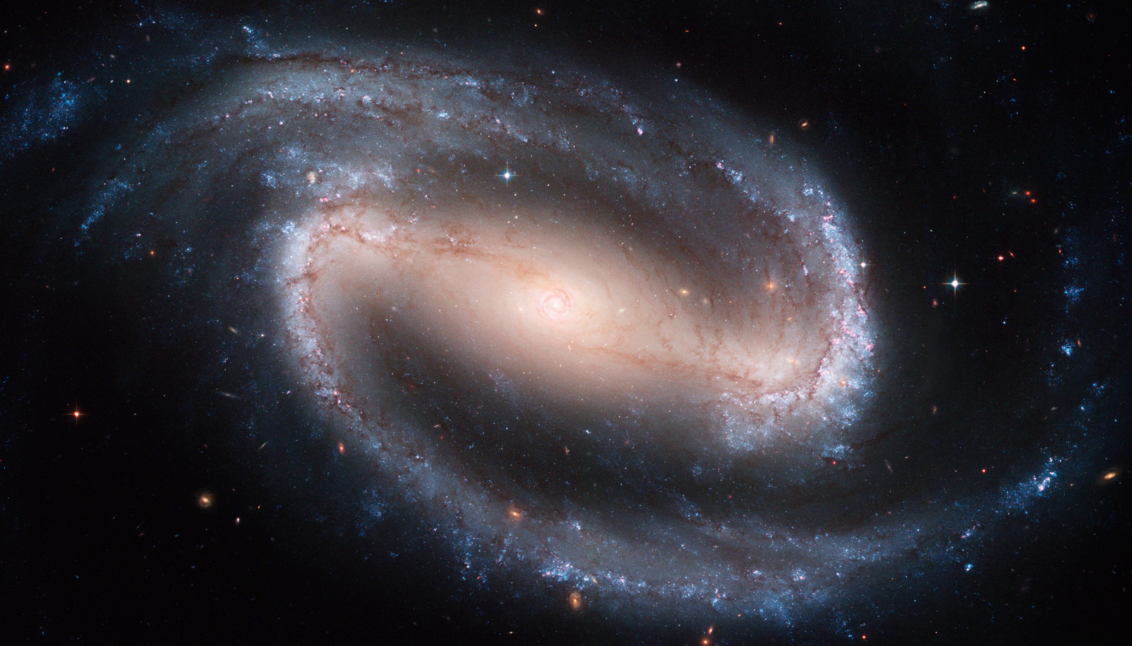 Hubble_barred_spiral_galaxy_ngc_1300_jan_2005
