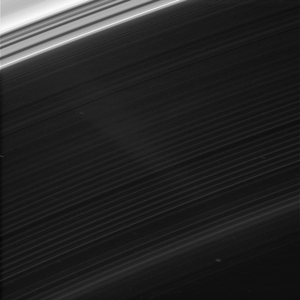 Faint features in Saturn's innermost ring, the D ring