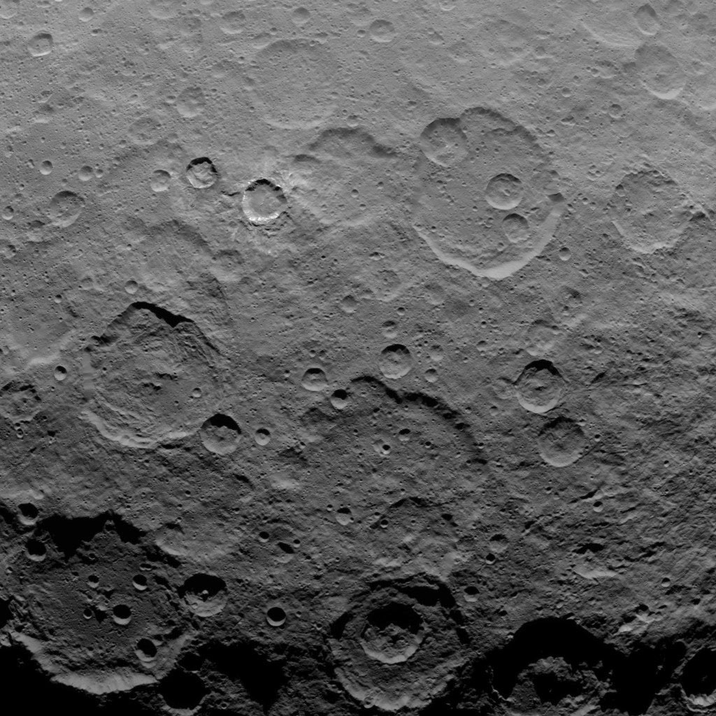 Dawn Survey Orbit Image 15