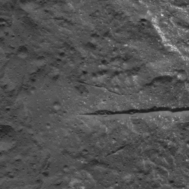 Fractures in Occator Crater's Floor - NASA Science