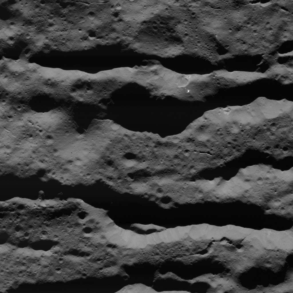 Deep Fractures in Occator Crater