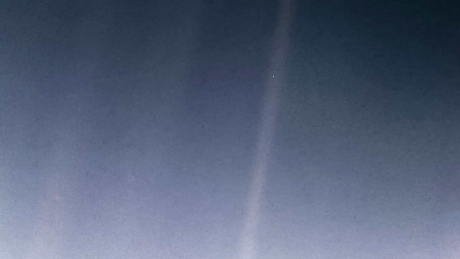 Pale blue dot: Voyager 1 signal from interstellar space photographed