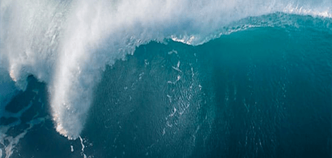 Photo of crashing ocean wave