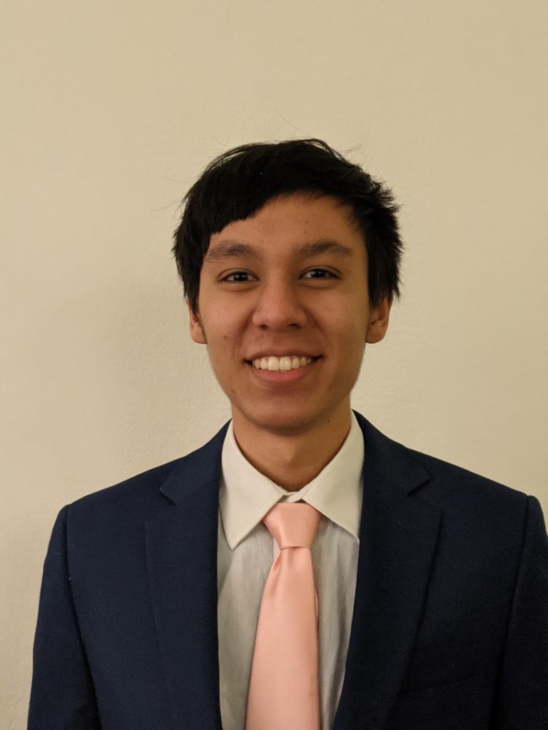 Portrait photo of a smiling man