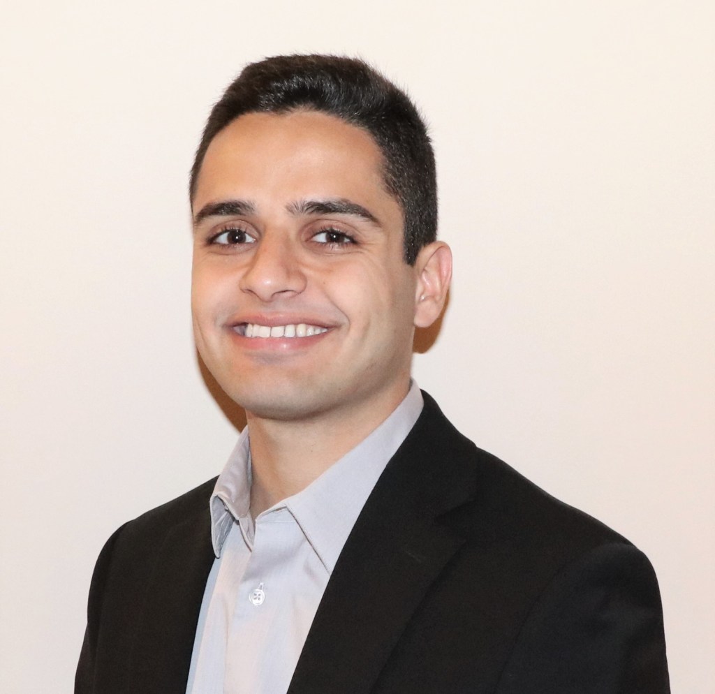 Portrait photo of a smiling man