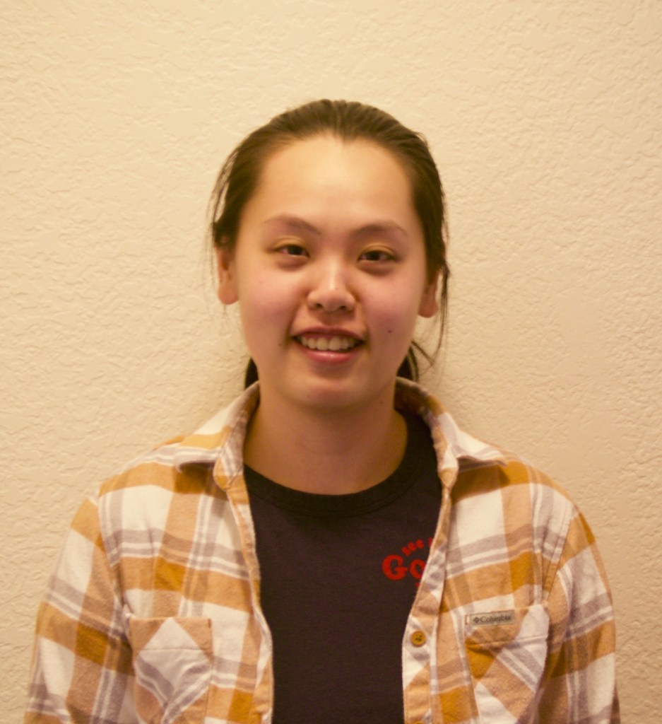 Portrait photo of a smiling woman