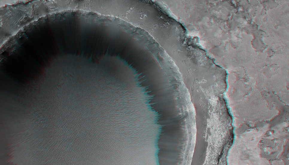 This image is located within Northern Sinus Meridiani, a region of ridged terrains and extensive stratigraphic layering.