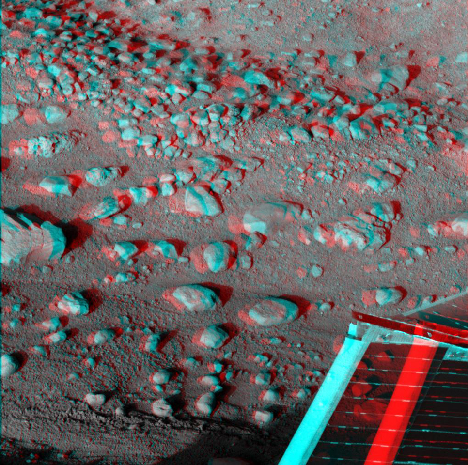 This anaglyph, acquired by NASA's Phoenix Lander's Surface Stereo Imager on Sol 33 shows a stereoscopic 3D view of the Martian surface near the lander