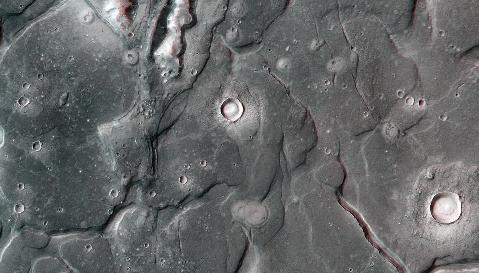 Cydonia Labyrinthus is a complex of intersecting valleys that form a polygonal fractured terrain.