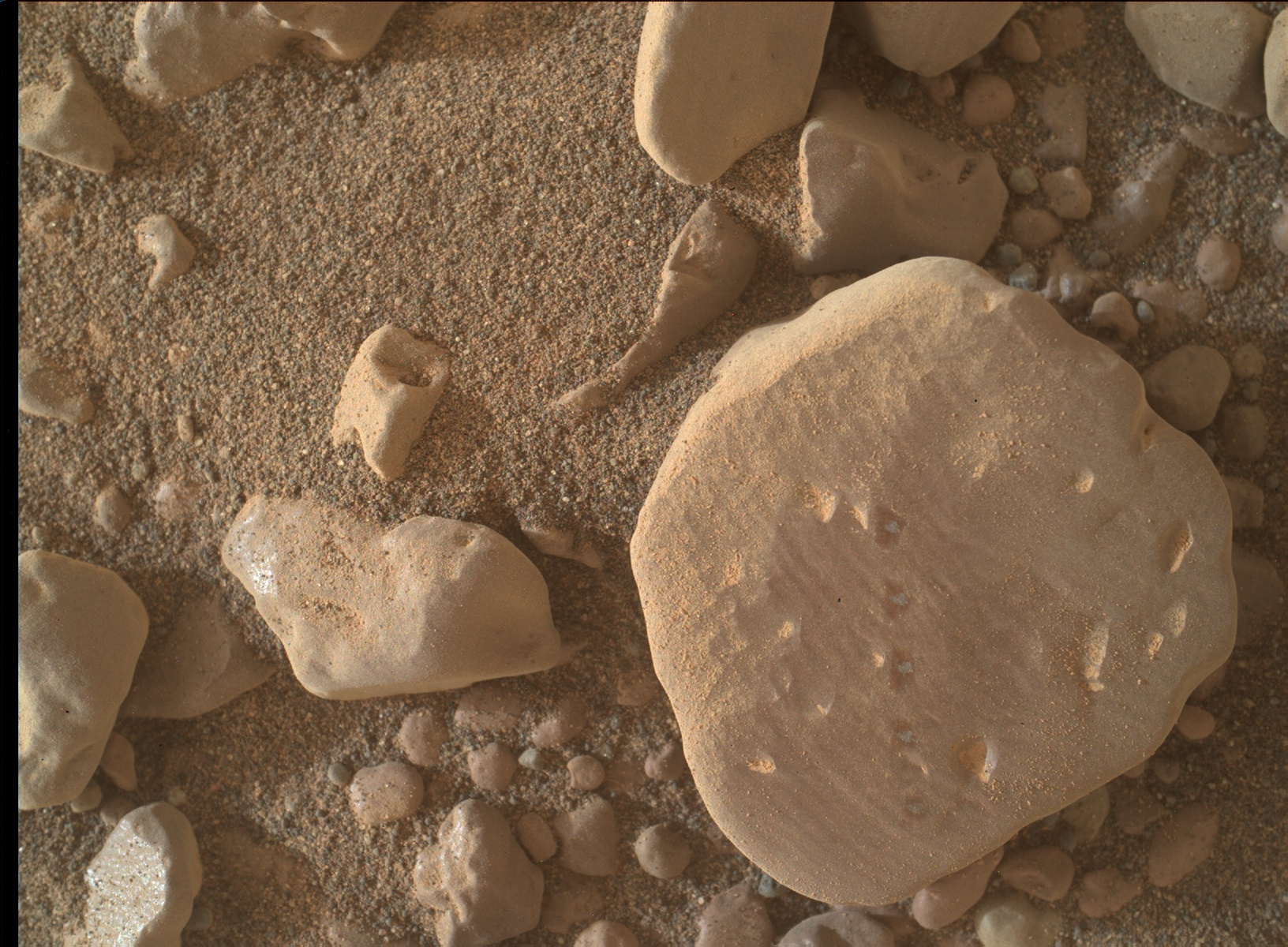 Sols 2311-2312: Targeting Small Bedrock Patches, Pebbles, and Soil
