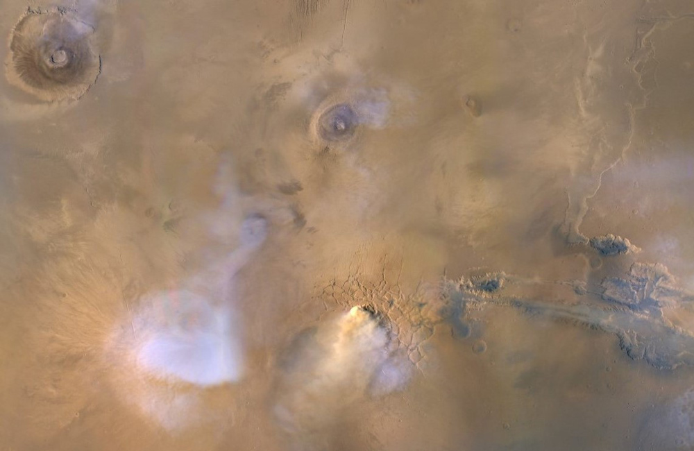 a concentrated cloud of dust on Mars