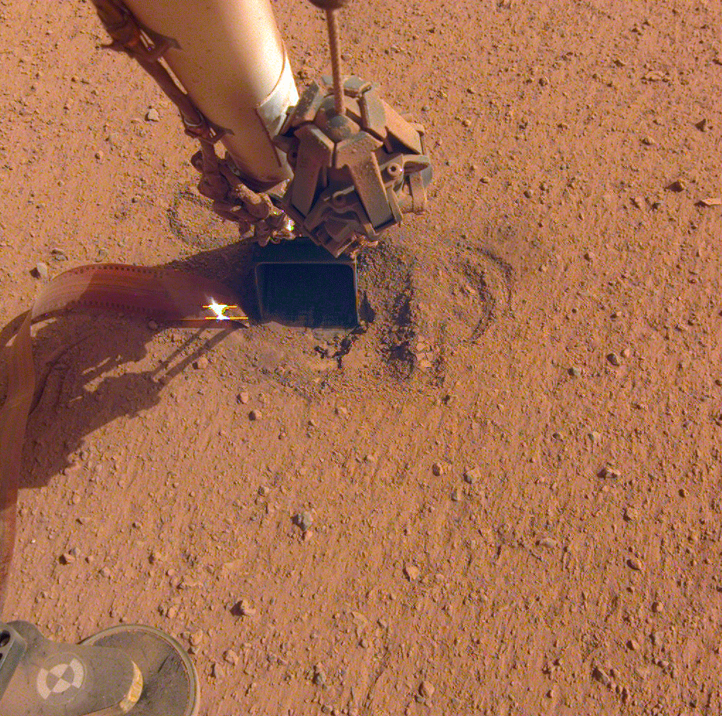 Animated view of the mole attempting to burrow into Mars' surface
